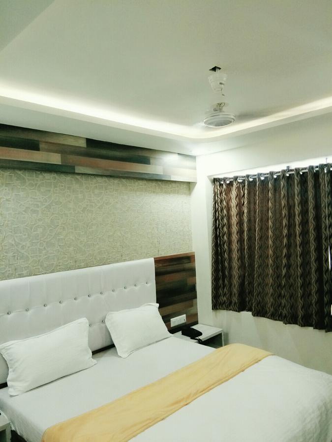 أحمد أباد Hotel Sun Shine المظهر الخارجي الصورة